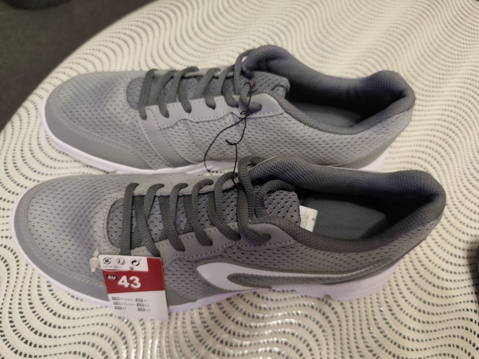 Мъжки маратонки Декатлон 25 лв