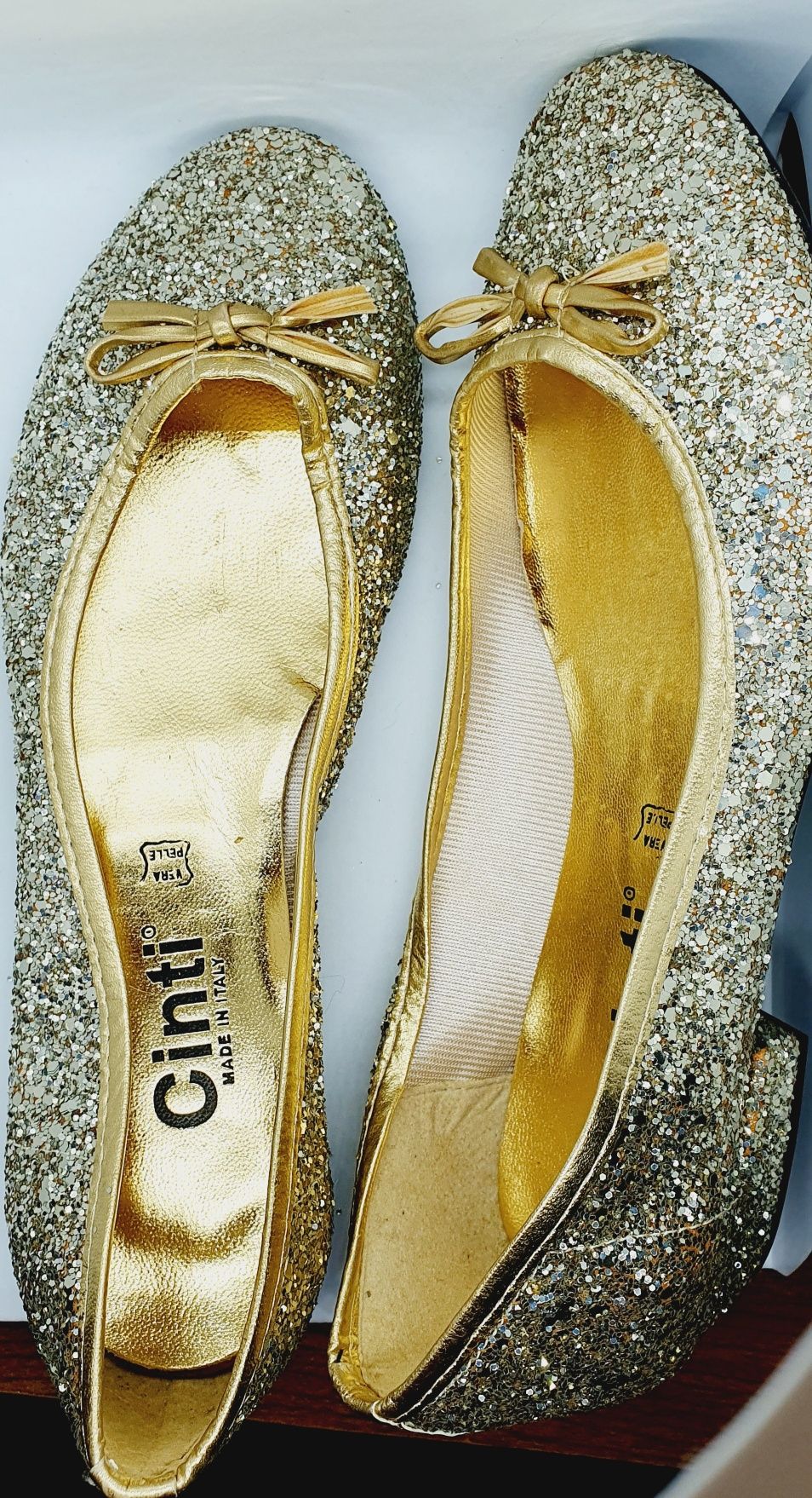 Cinti- оригинални златни италиански обувки н.36