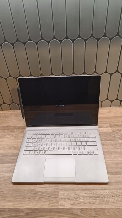Microsoft Surface Book 2 13"