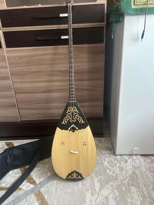 Домбыра сатылады