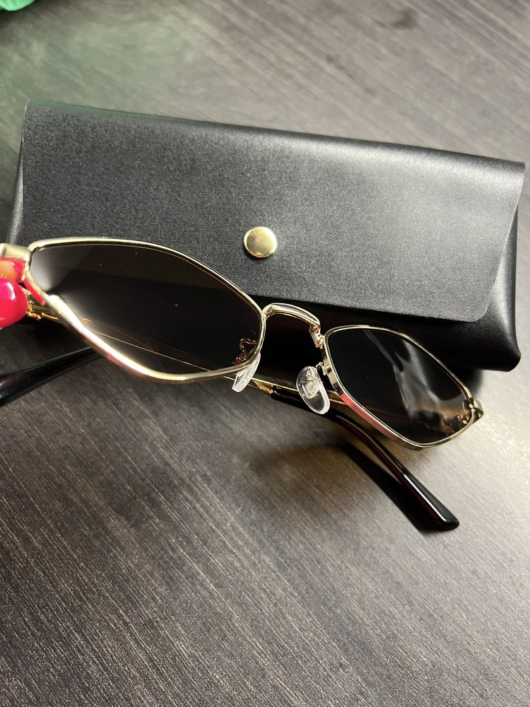 очила модел miu miu
