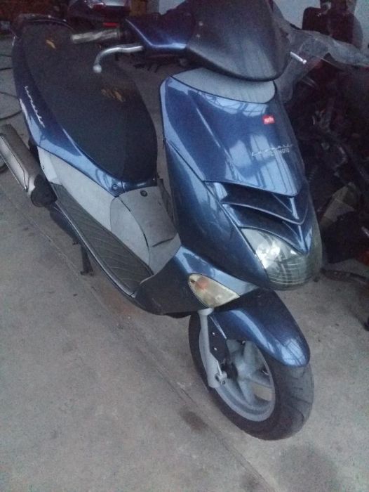 продавам aprilia scarabeo 125 150 rotax на части