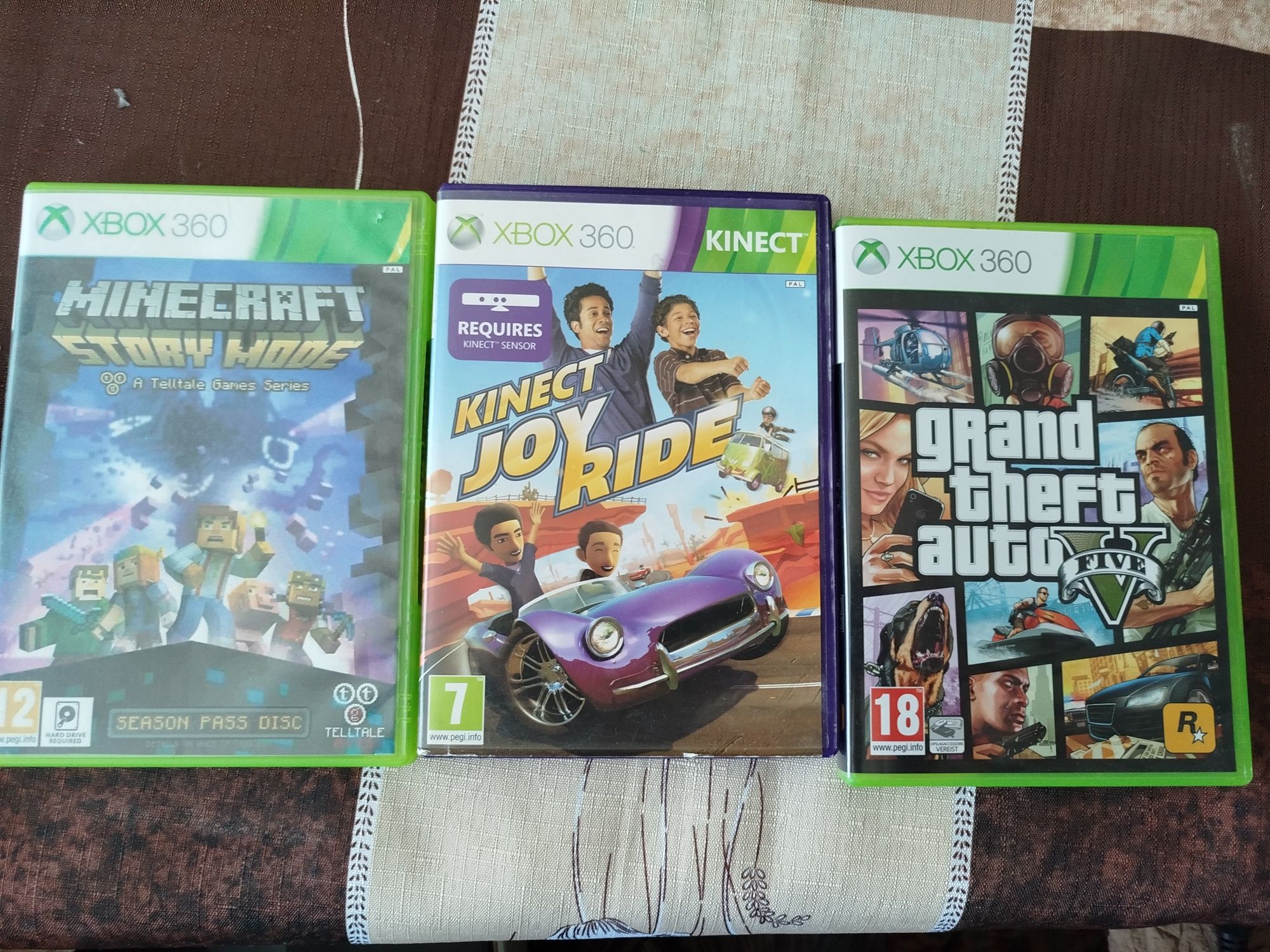 Xbox 360 с Kinect и 3 игри