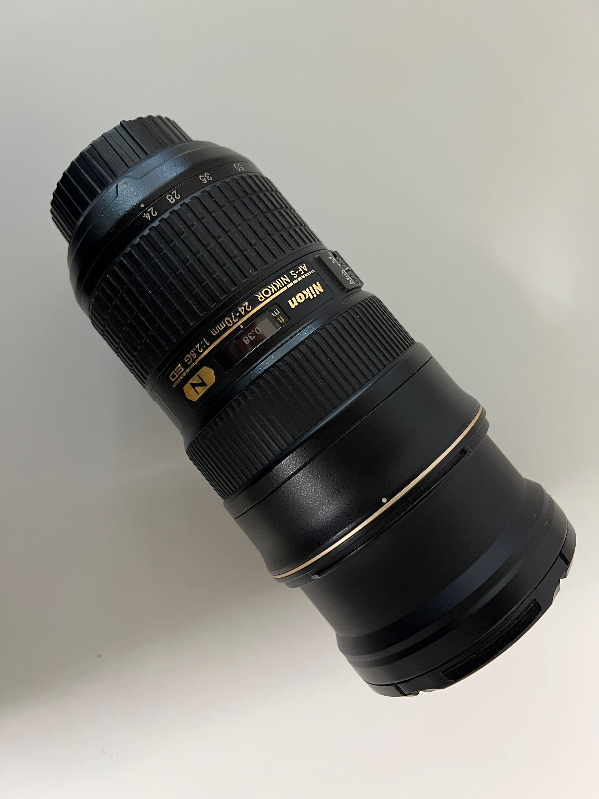 Обектив Nikon Nikkor 24-70mm f/2.8G ED AF-S VR