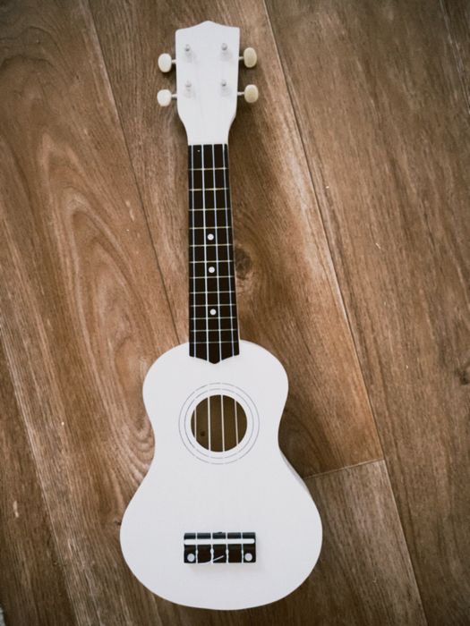 укулеле новый но нету чехол