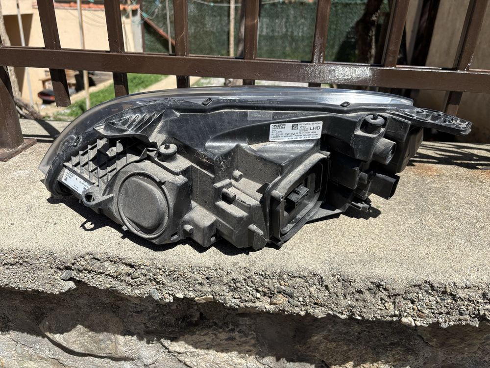 Десен фар FULL LED SYSTEM за Volvo V40,2019год.