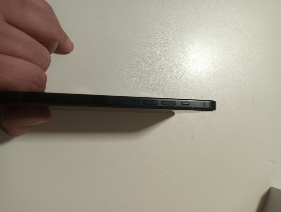 Vând iPhone 15 plus