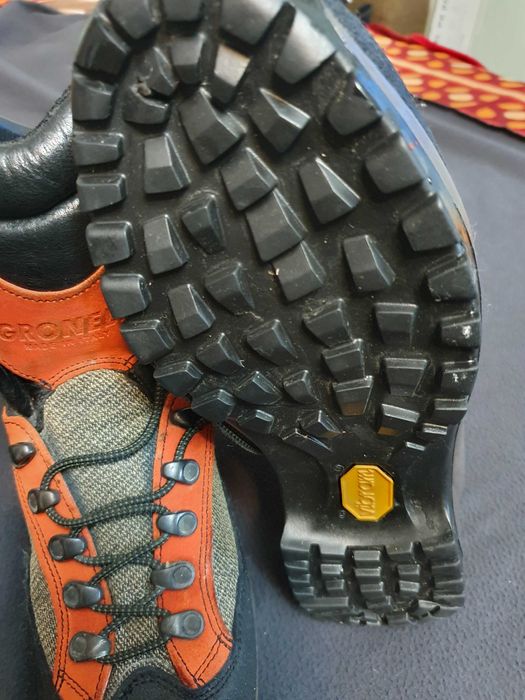 ghete bocanci trekking munte