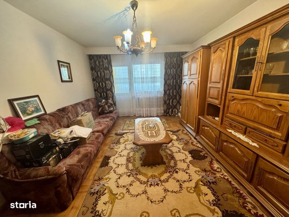 Apartament 3 camere parter inalt