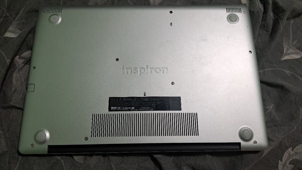 Лаптоп Dell Inspiron 3593