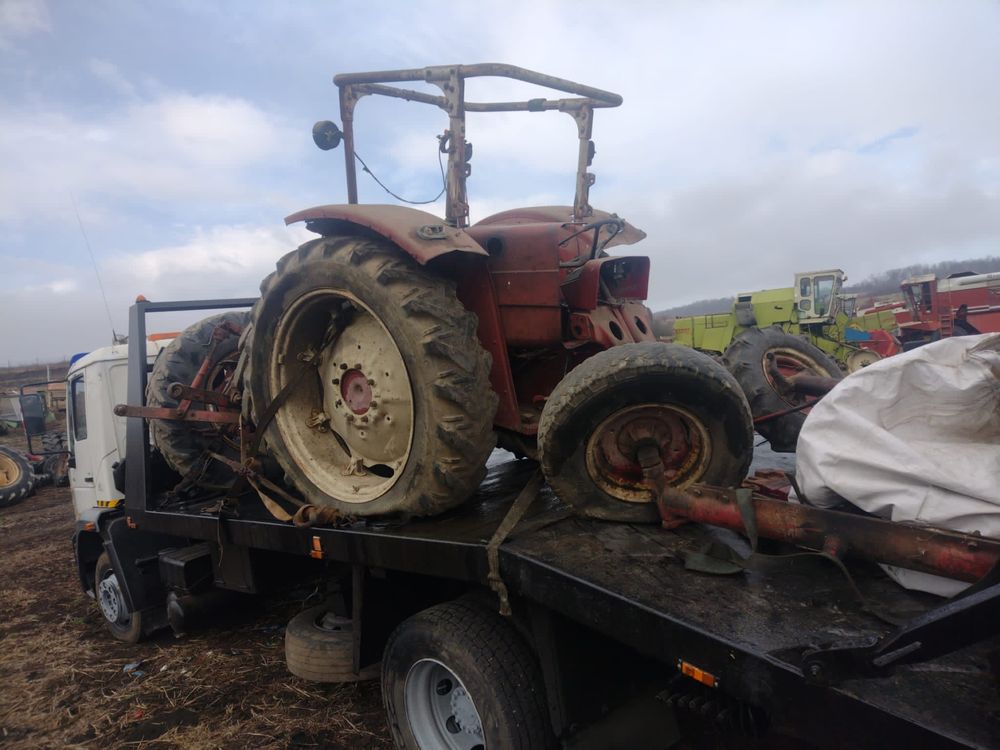 Dezmembrez Tractor International 624