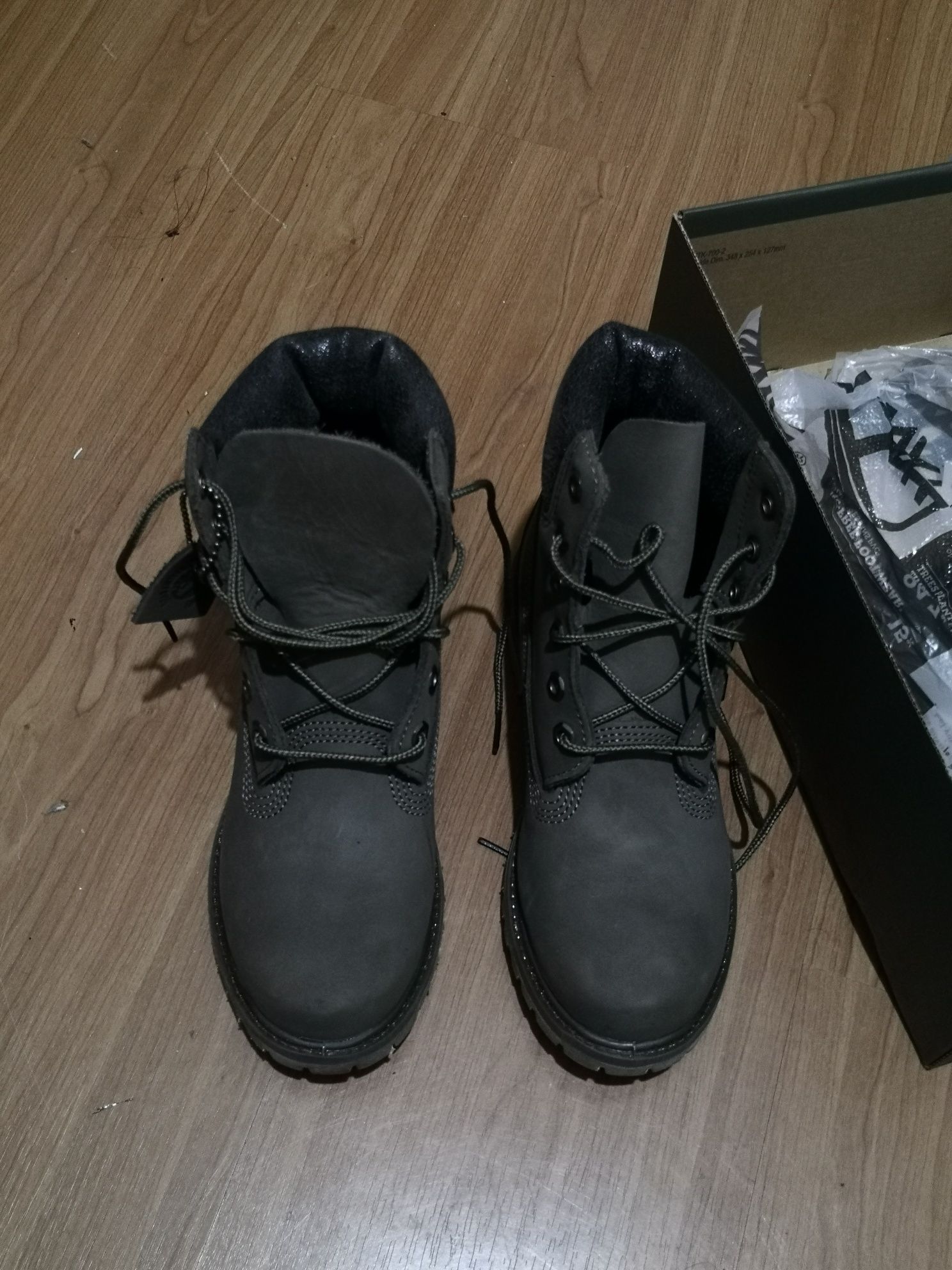 Продавам боти TIMBERLAND 37ми номер