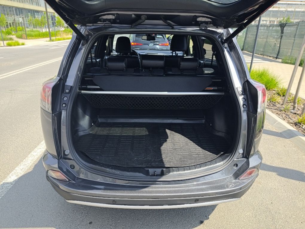 Toyota RAV4 hybrid 2017 4x4 garanție baterie piele + alcantara + led