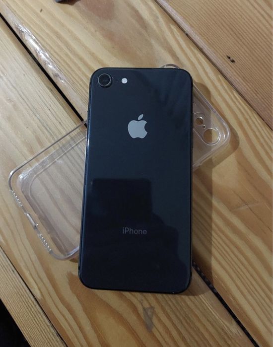 Iphone 8  64 gb.