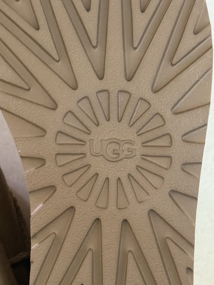 Womens UGG  mărimea 39 noi nouti