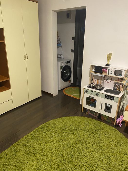Vand apartament 3 camere zona Palat De Justitie
