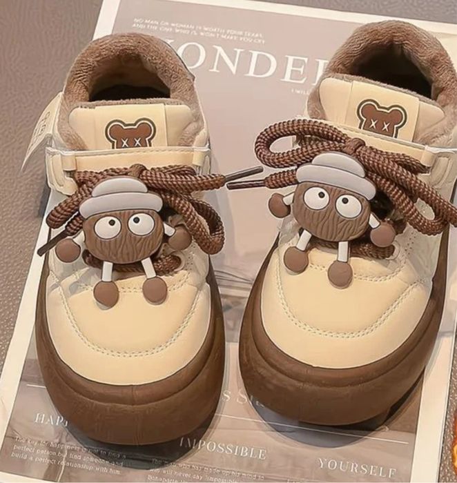 Продам детские ботинки !