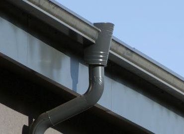 Монтаж на улуци,водосточни тръби обшиване на комини