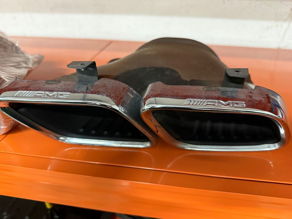 Мерцедес AMG оригинални накрайници и заден дифозьор АМГ