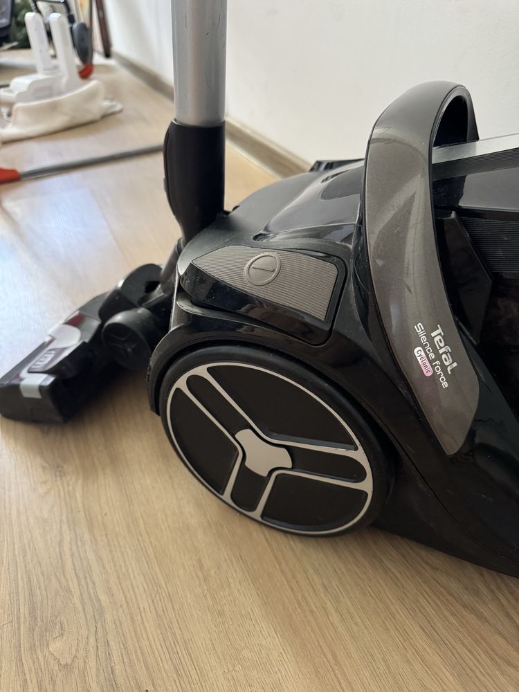 Пылесос Tefal Silence Force Cyclonic — тихий, без-мешковый, мощный!