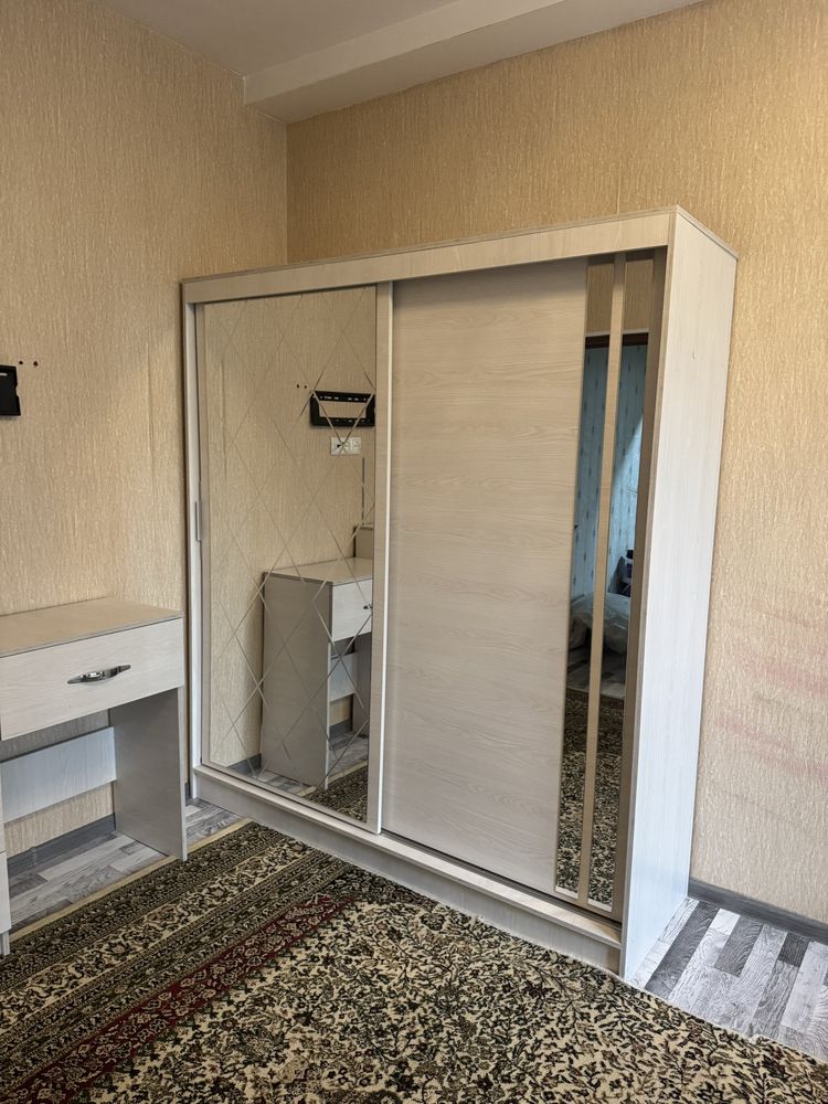 Купе шкаф сотилади
