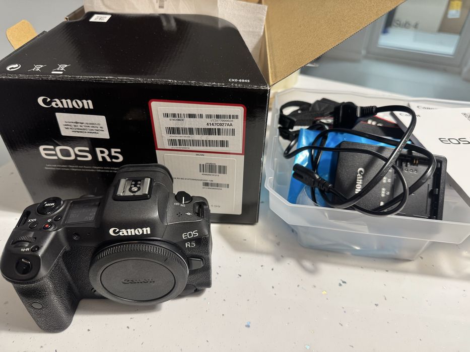 Canon R5 - 44k cadre. Stare impecabila