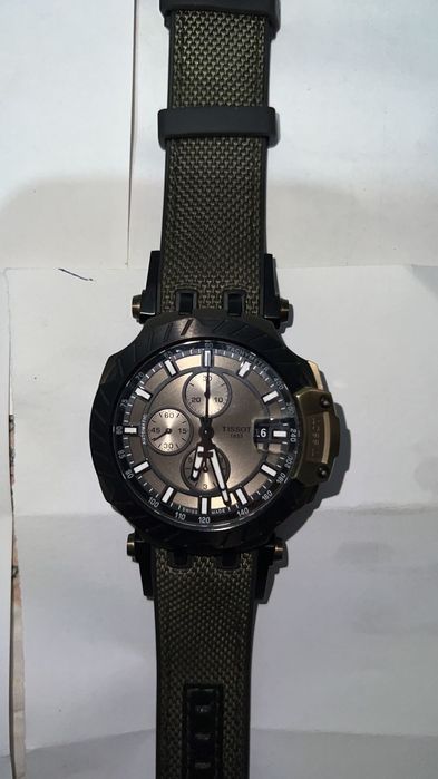Продаю Tissot часы