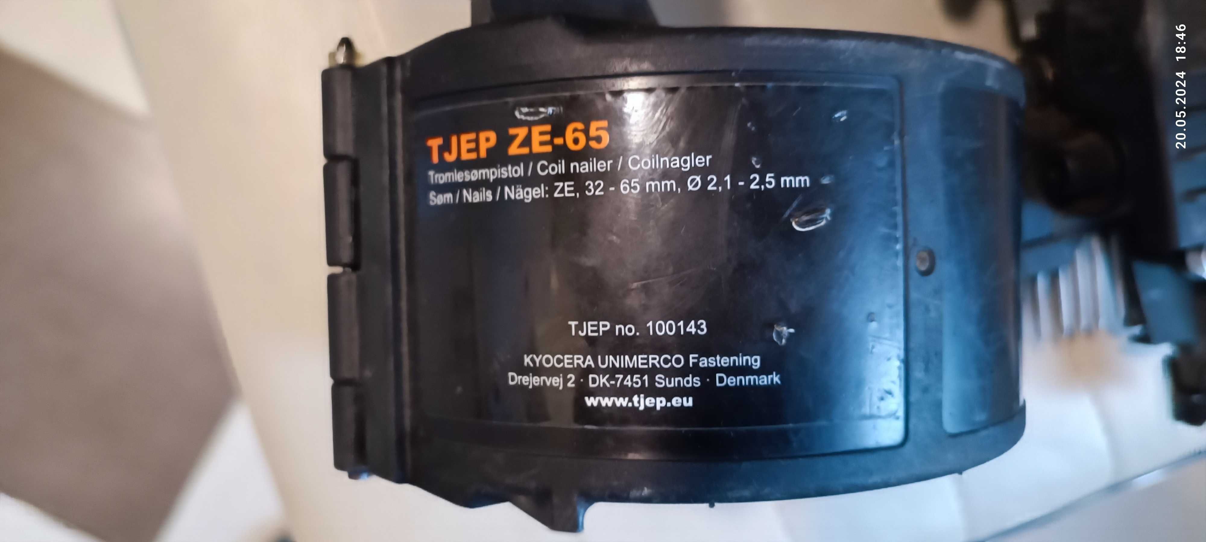 Aparat pneumatic TJEP ZE-65 pentru bătut cuie in rola pe plastic