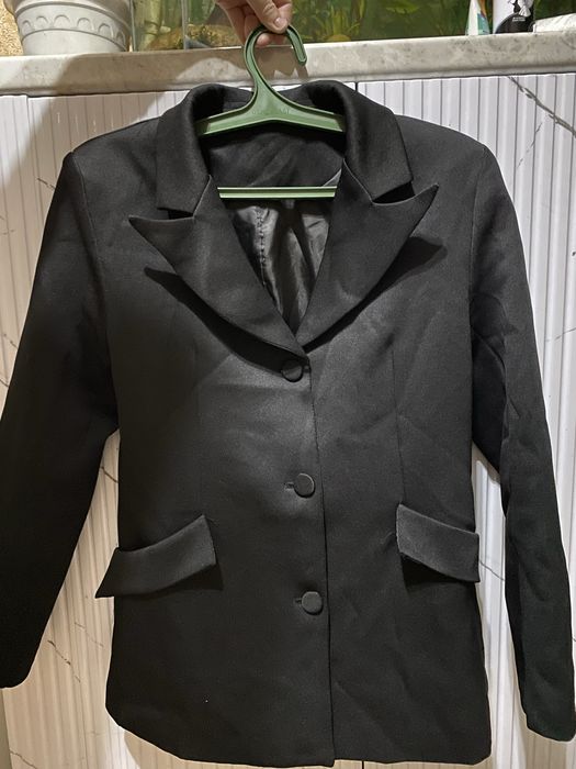 Продам классический костюм