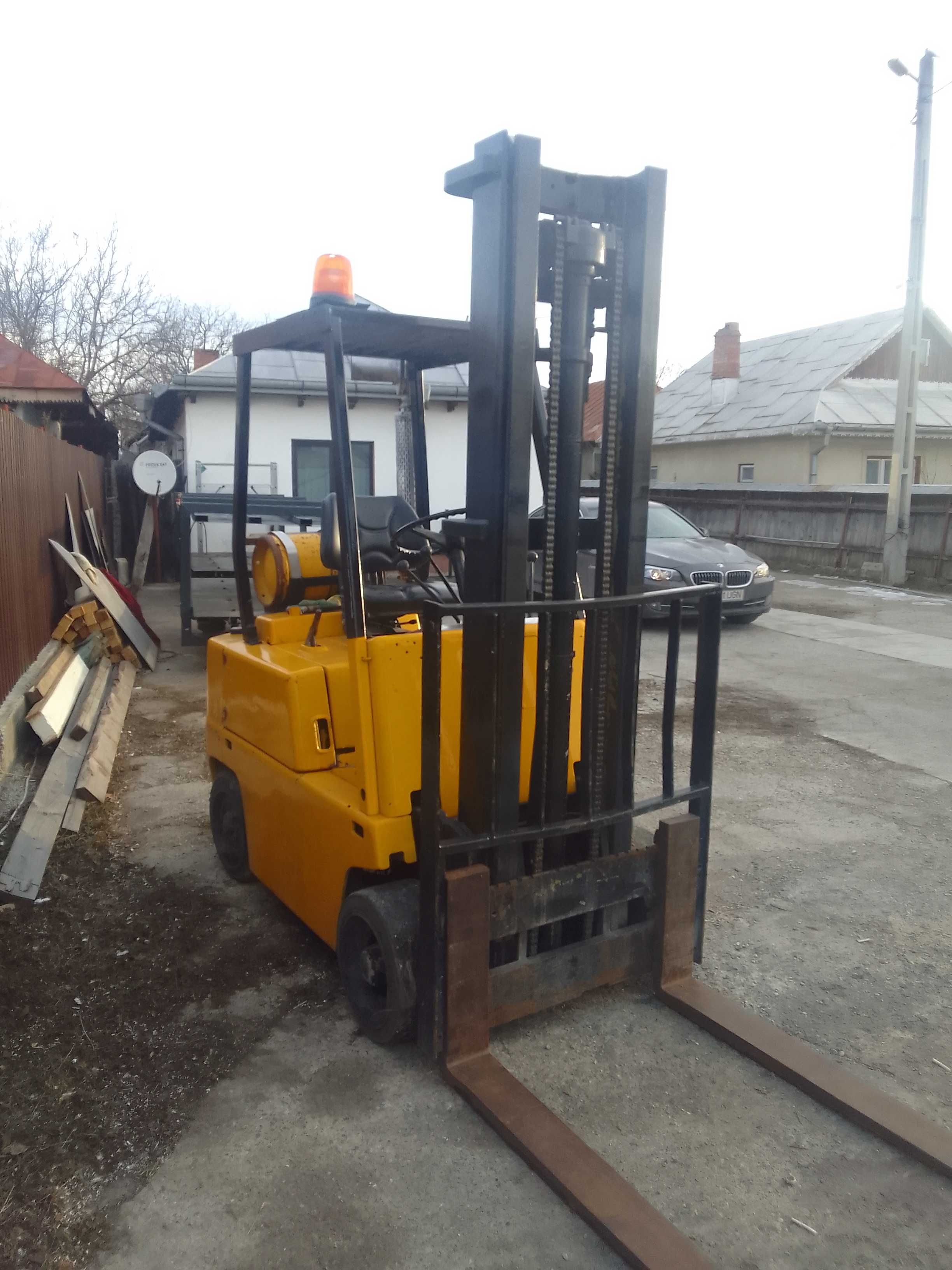 stivuitor 2,5t CLARK GPL