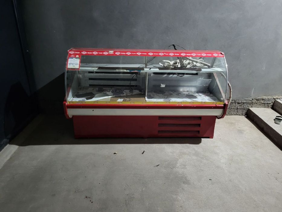 Холодильник для магазина