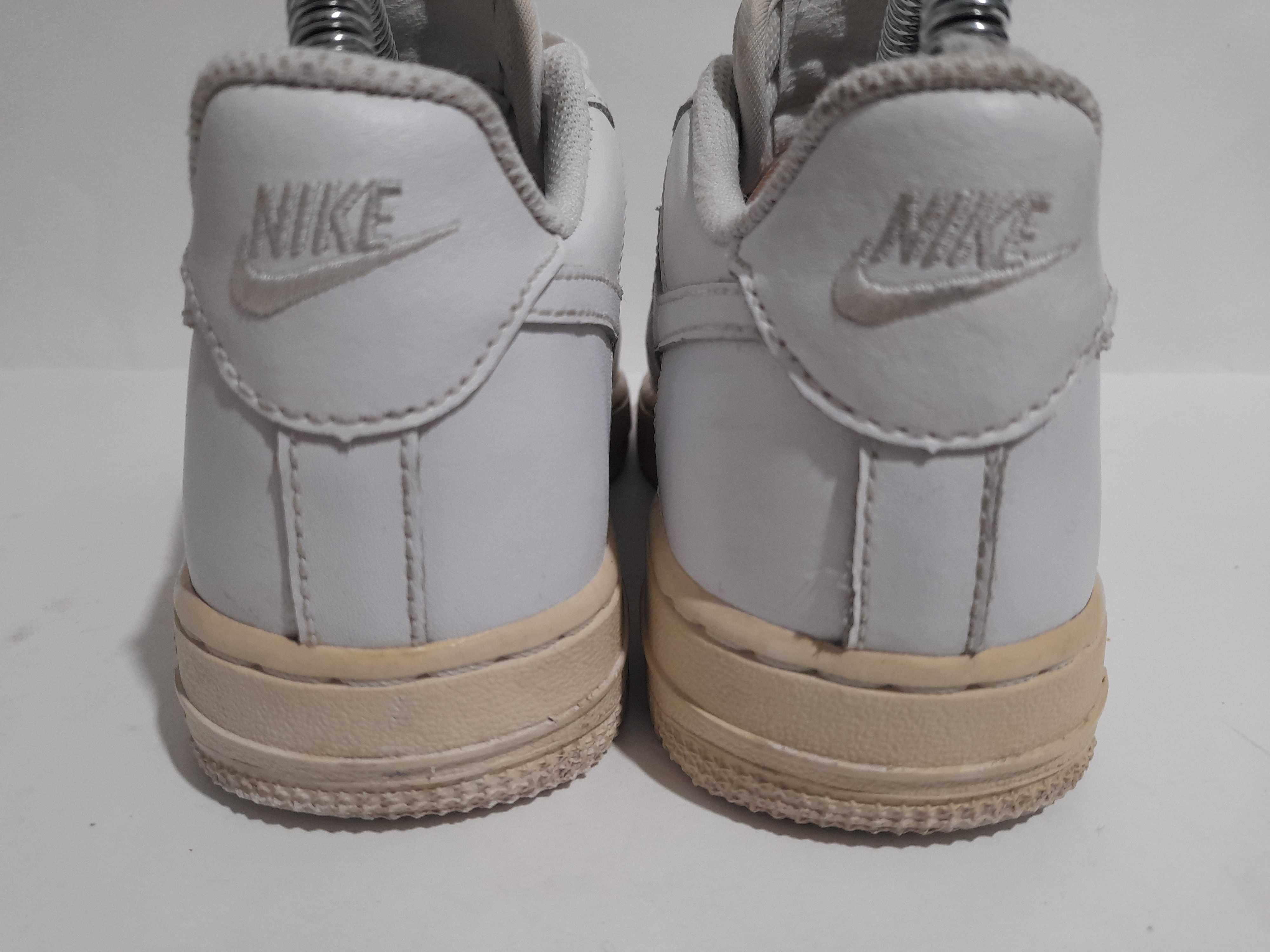 NIKE Air Force 1 - marimea 33.5