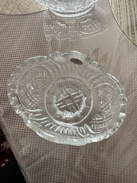 Хрустальные вазы.