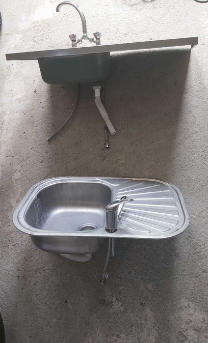 Chiuvete 2 buc.inox complete cu baterie si sifon 1 buc. 250 lei