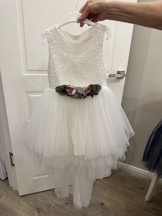 Платья нарядные 122см