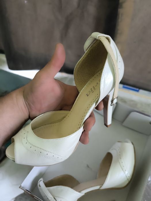 Pantofi ocazie purtați o dată Nr 38-39