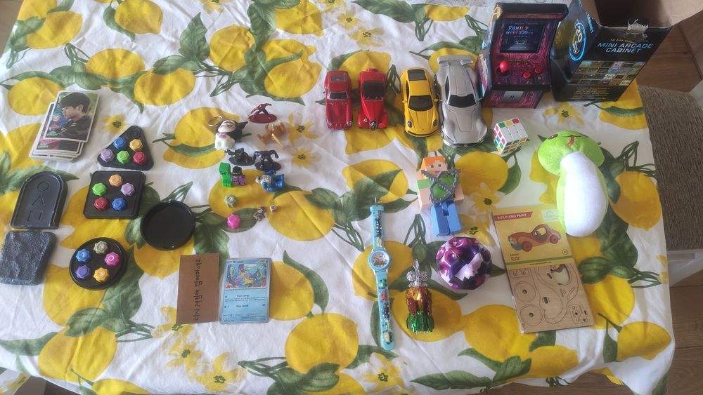 Детски играчки, гонги, колички, др.