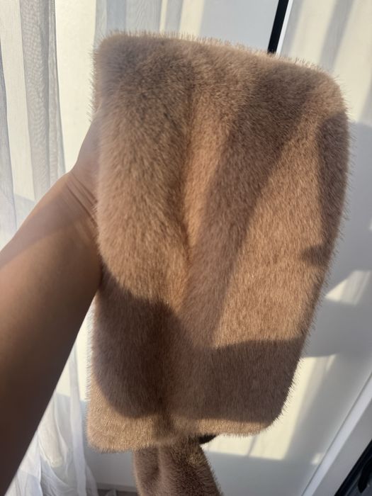 Меховая манишка бежевая