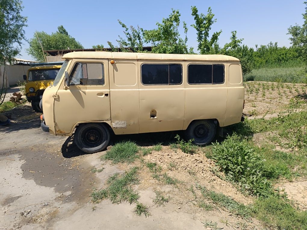 УАЗ срочно сотилади