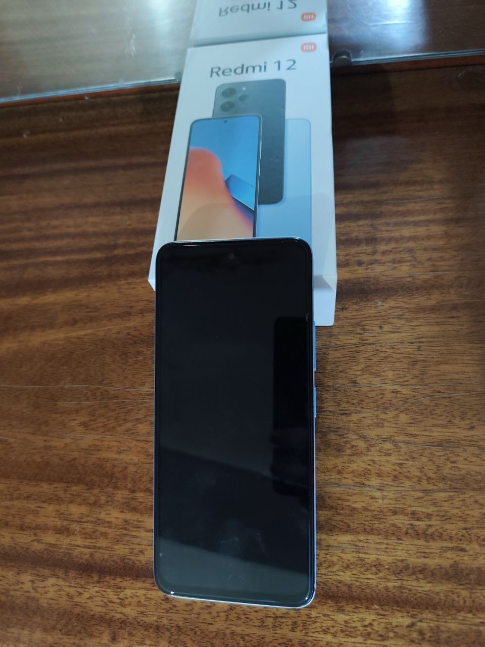 Redmi 12  8+4 256gb