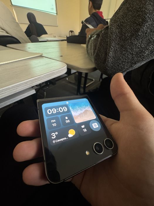 Samsung Z flip 5 8/256gb Arzon Narxda