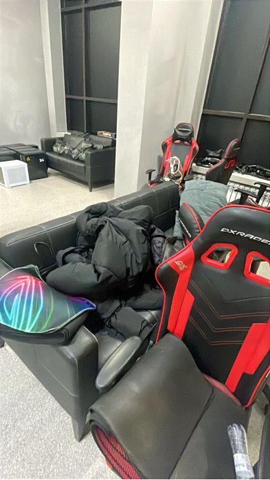 Dxracer prince игровое кресло красно черные в отличном состоянии