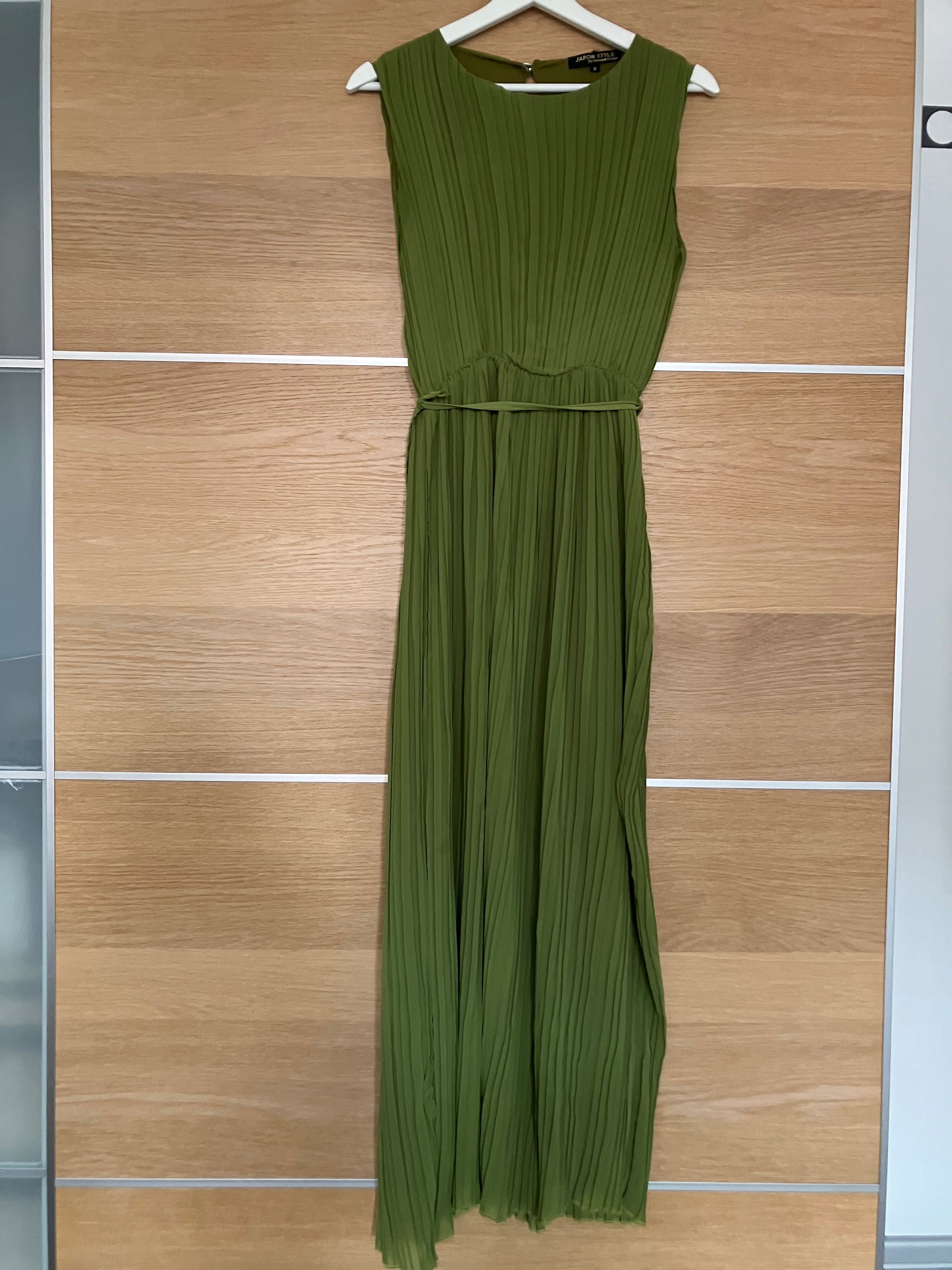 Тревисто зелена рокля солей