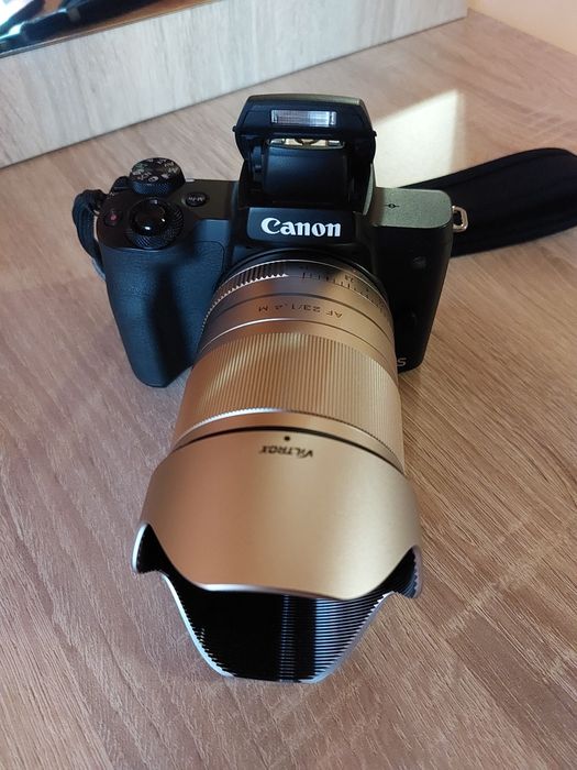 Canon EOS M50 пълен комплект