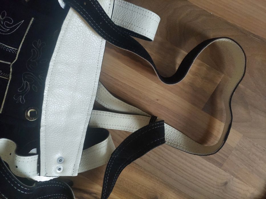 Pantaloni bavarezi Edel heiss, pentru festival Oktoberfest,negru
