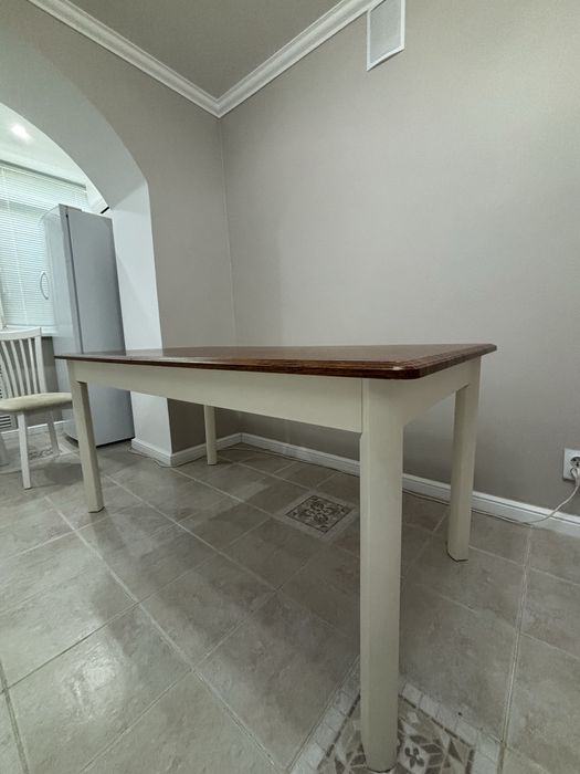 Продам кухонный стол