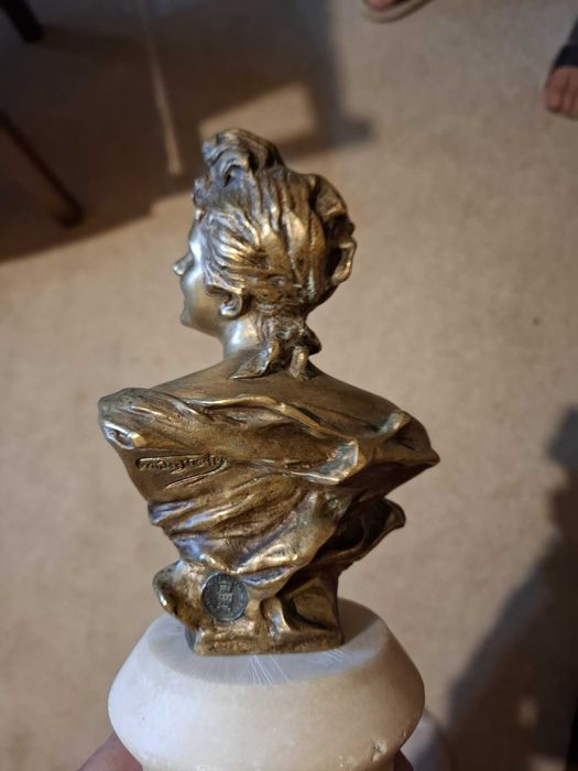 Statuie pentru colectionari