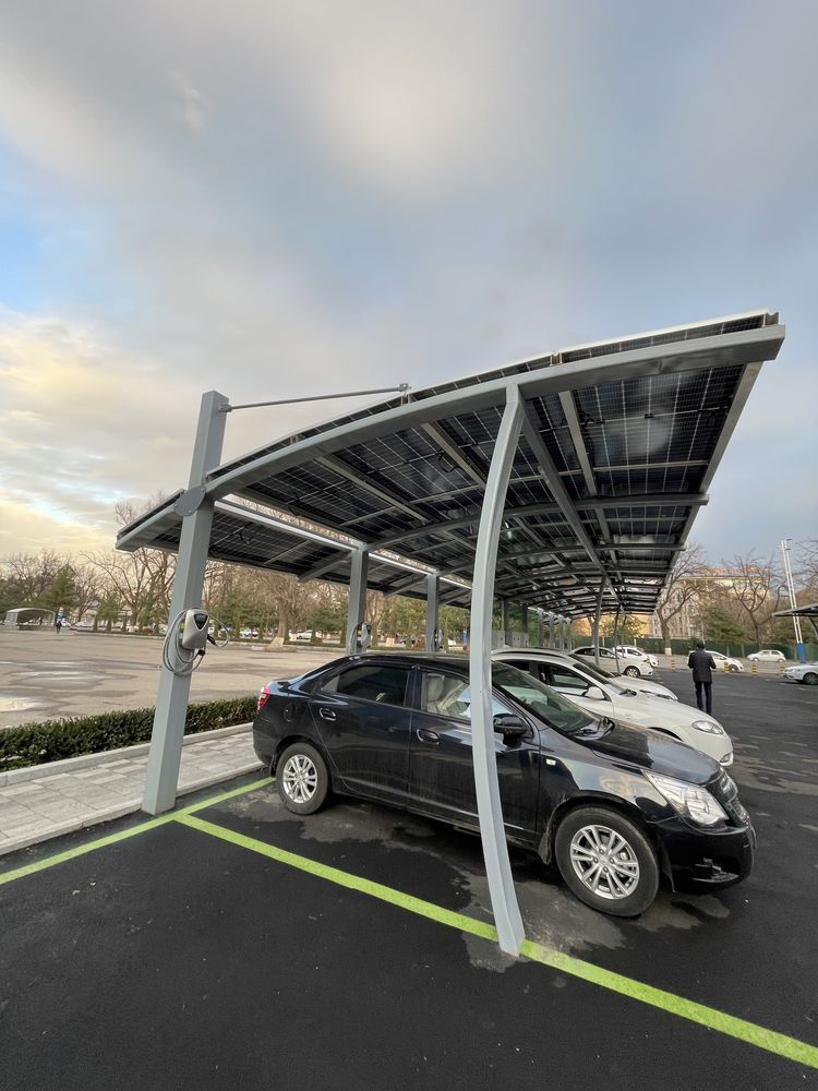 Quyosh panellari, elektromobillar uchun quvvatlash stansiyalari