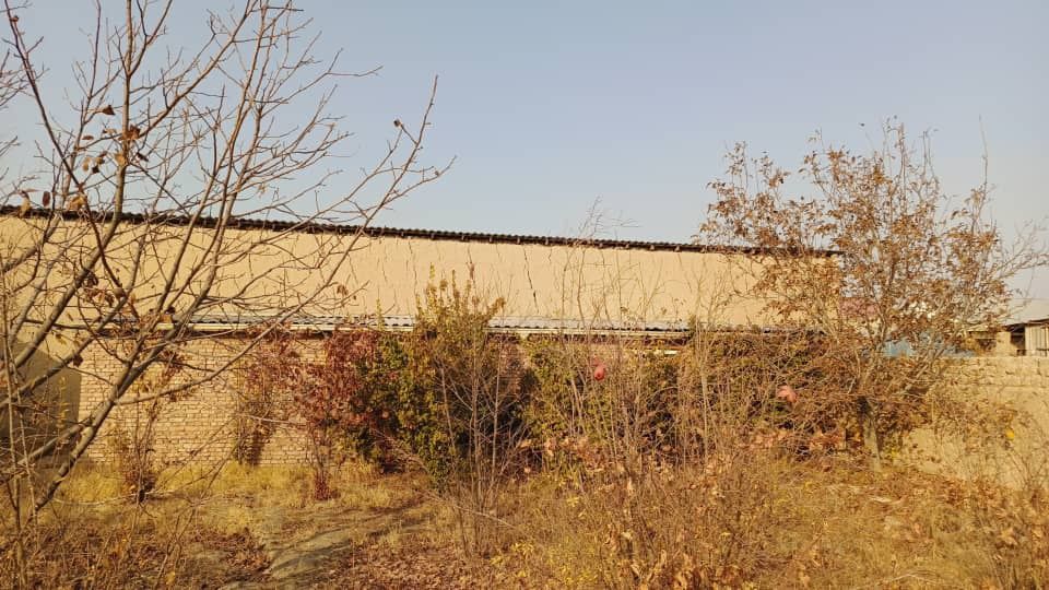 Uchastka sotiladi uglovoyda  7sutiq