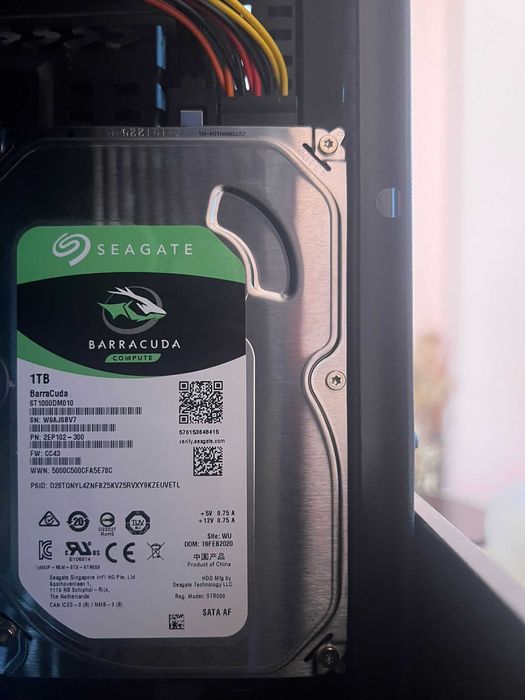 Sistem PC și monitor